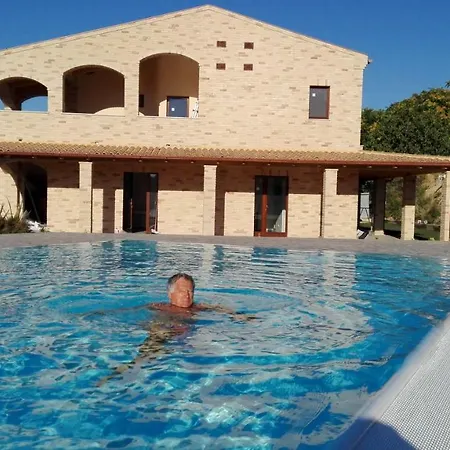 Casalfarano * קופרה מריטימה